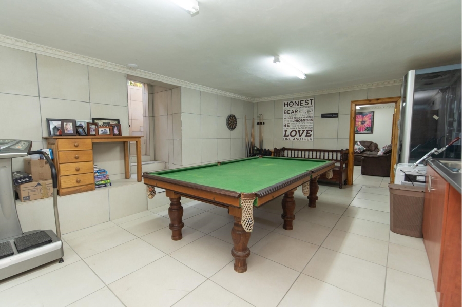 6 Bedroom Property for Sale in Lovemore Heights Estate Eastern Cape